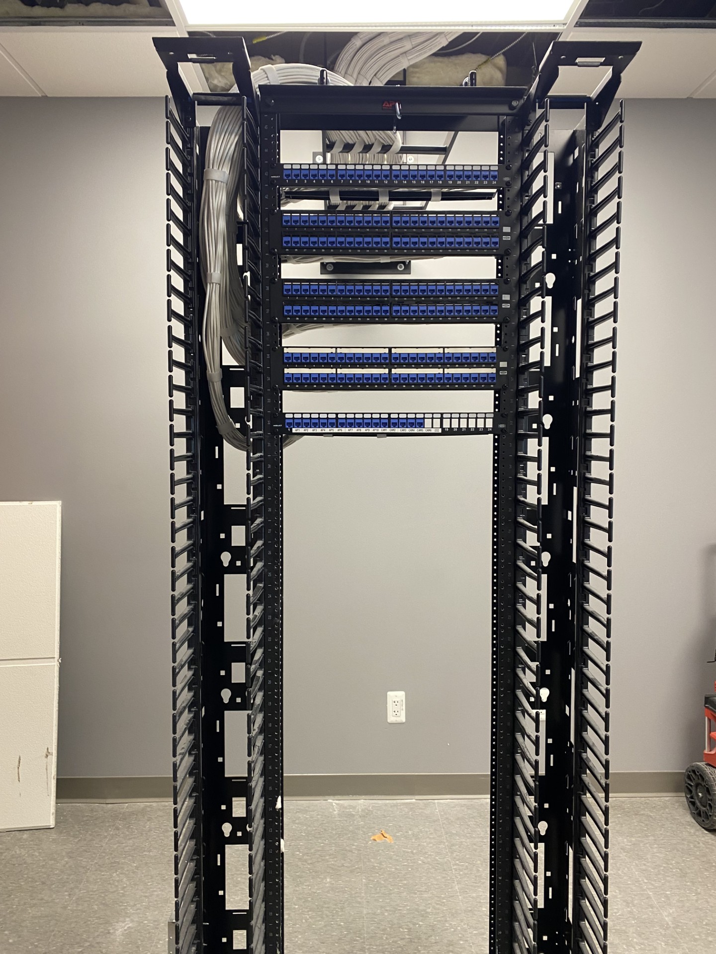 2 Post Rack